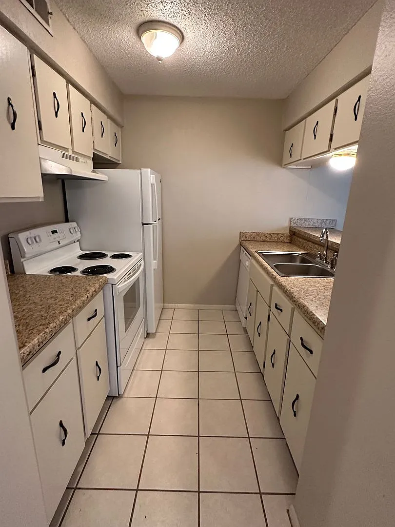 1BD/1BA Condo located on the Germantown/Memphis Line! — Photo 4