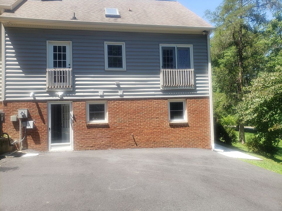 1st image of 111 Woodland Rd
