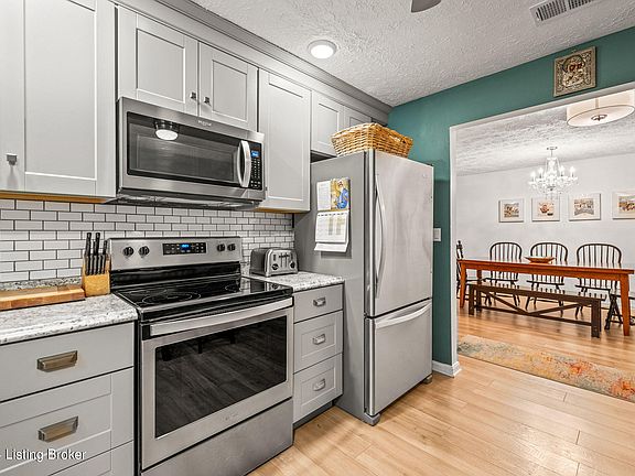 4th image of 1800 Manor House Dr APT 213