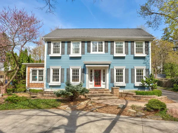 9 Benton Rd, Saginaw, MI 48602