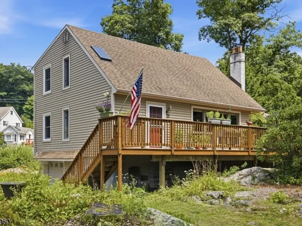26 Lake Shore Rd W, Hardyston Twp., NJ 07460