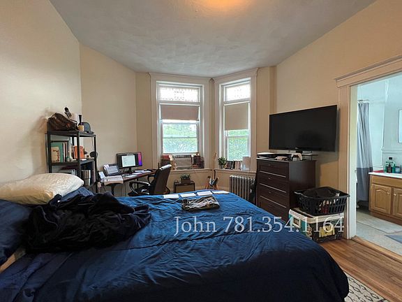 3rd image of 1334 Commonwealth Ave #1AA