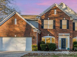 8611 Sabella Ln, Charlotte, NC 28216