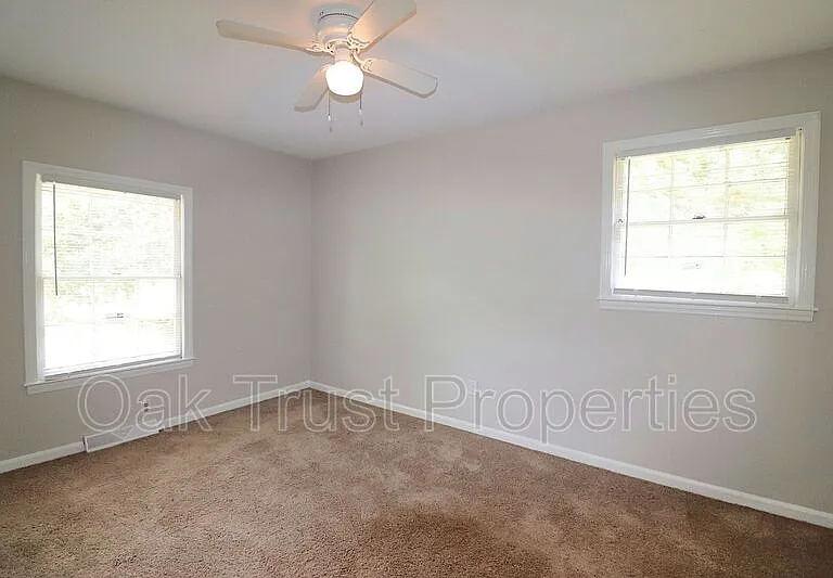 2395 Vistavia Rd — Photo 13