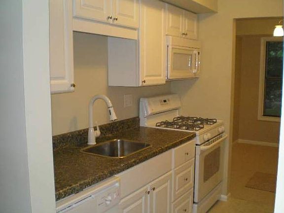 2nd image of 2037 Country Club Dr APT 5-11A