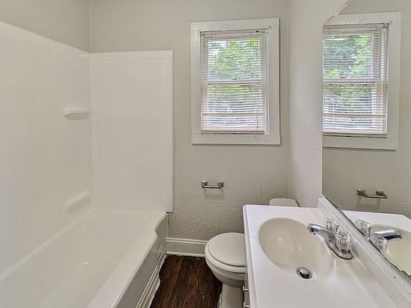 5th image of 2053 Baldwin St