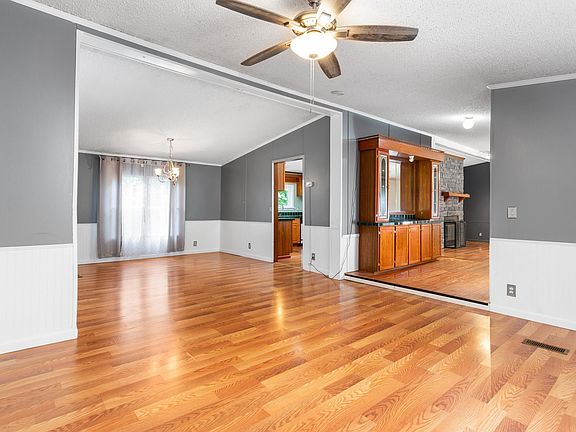 5th image of 296 River Terrace Dr