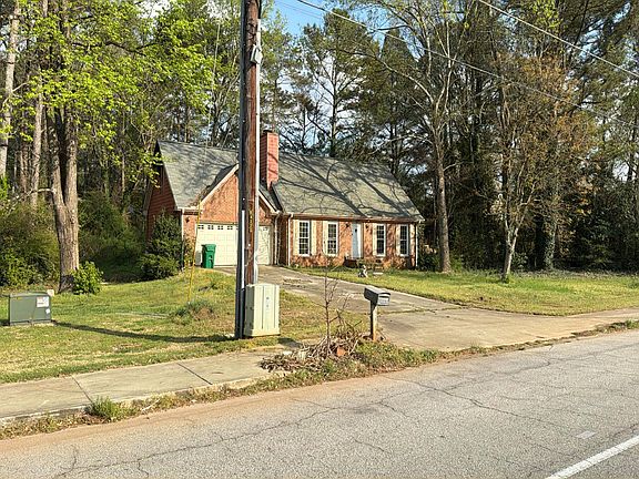 3rd image of 2018 Wellborn Rd