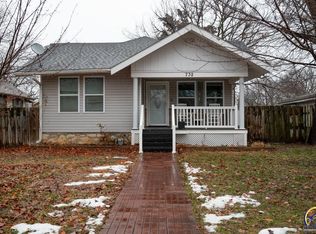 732 SW Cambridge Ave, Topeka, KS 66606
