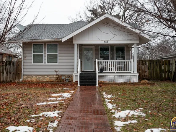 732 SW Cambridge Ave, Topeka, KS 66606