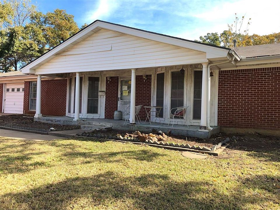 2nd image of 528 Oak Park Dr