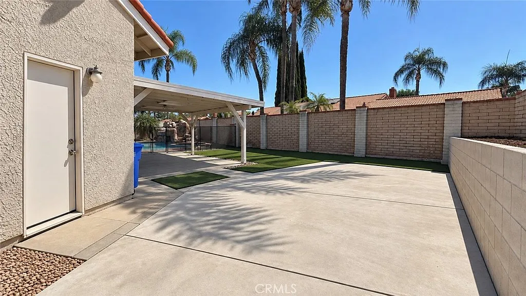 4 bed, 2.5 bath, 1982 sqft, $3,950 — Photo 3