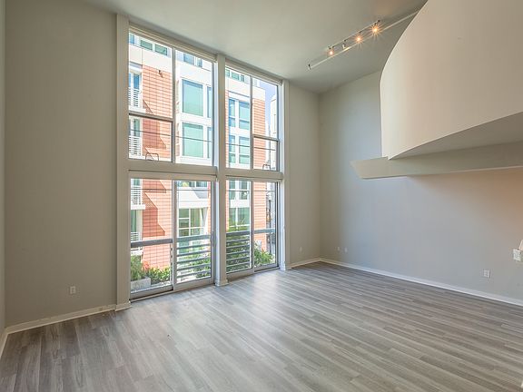 2nd image of 49 Zoe St APT 9
