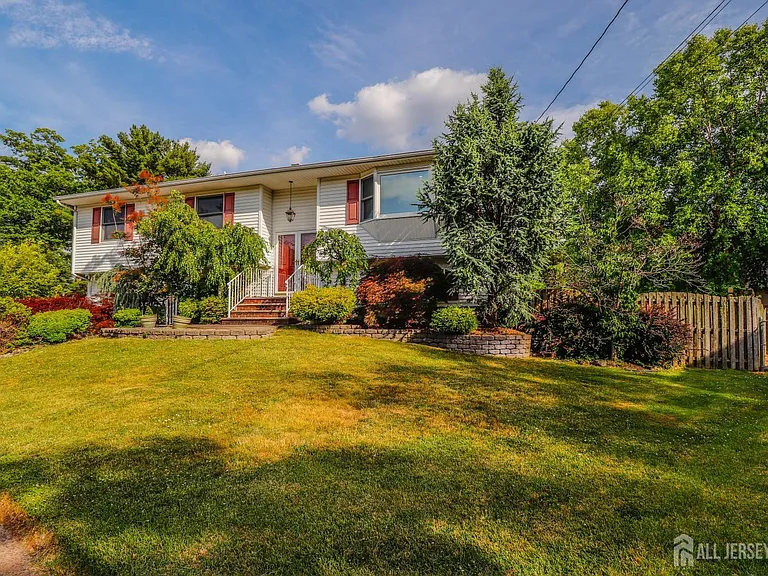 5 Timothy Ct — Photo 3