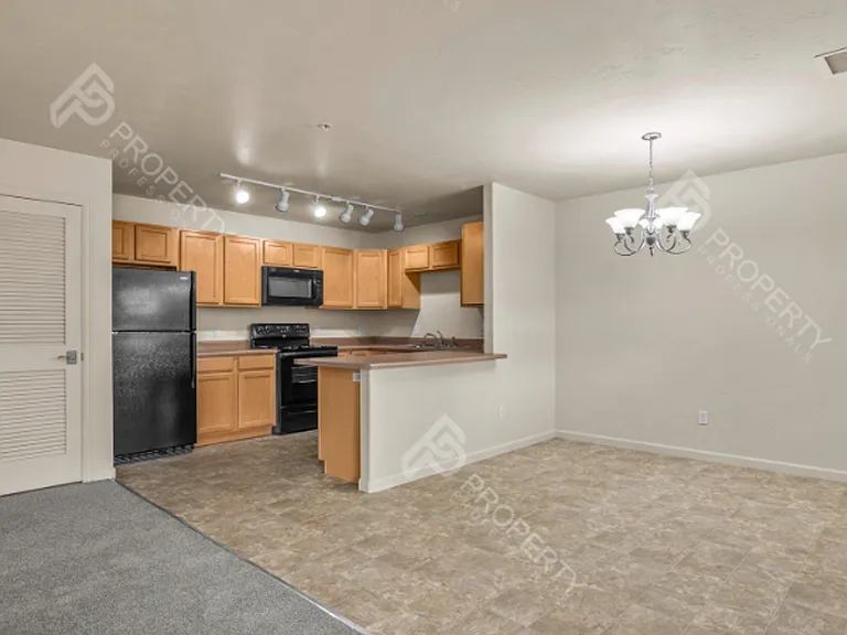 3037 Coal Mine Ave #F — Photo 1