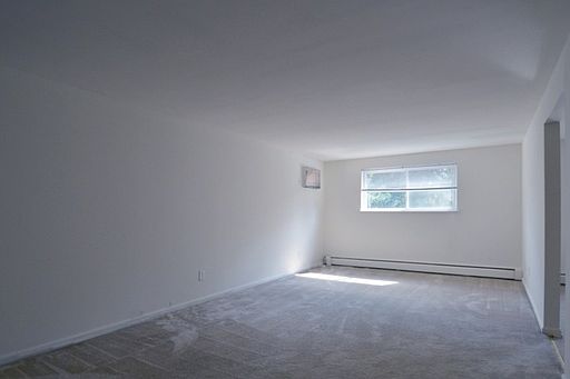 3rd image of 146 S Lansdowne Ave APT B11