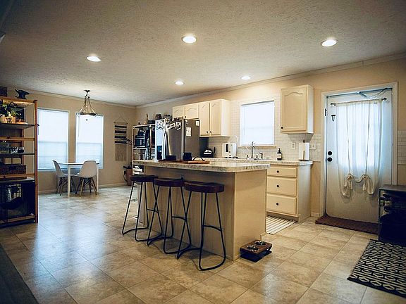2nd image of 6167 Bentwood Cir E