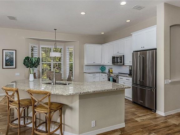 4th image of 3230 Hamlet Dr #9-4