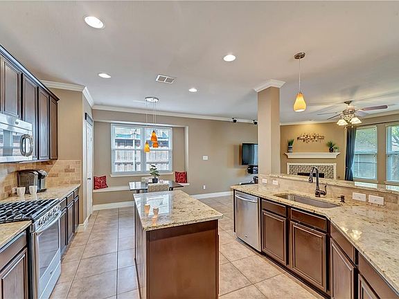 5th image of 6104 White Pine Dr