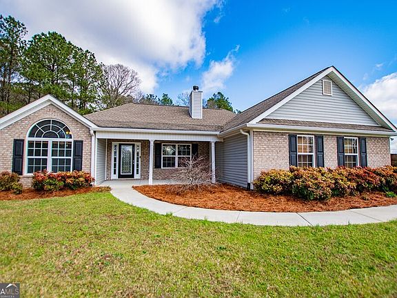 2nd image of 450 Horseshoe Bend Rd