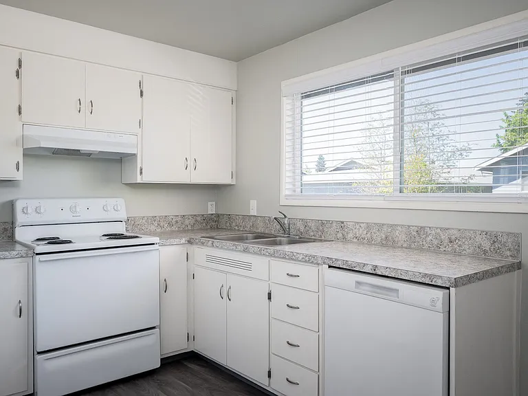 The Avery | Kitchen