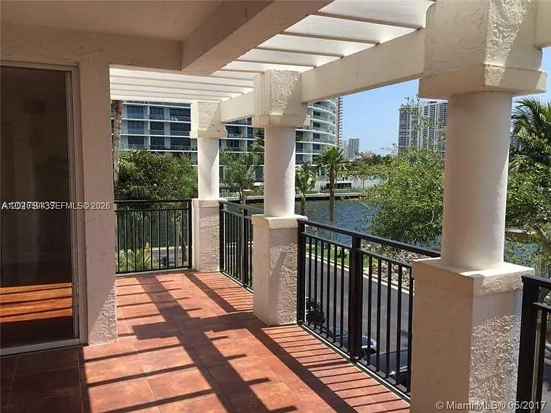 Village By The Bay Condo — Photo 4