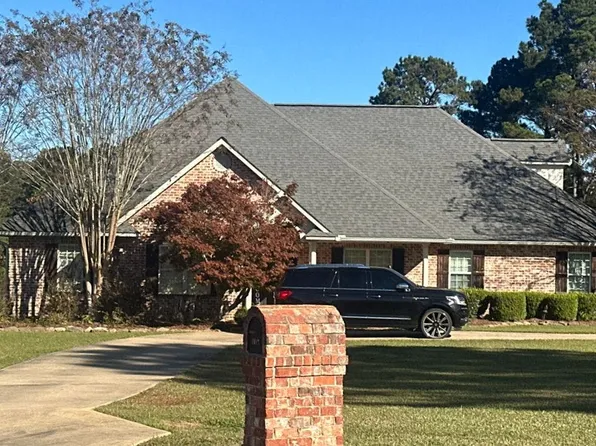 1012 Twin Lakes Dr, Summit, MS 39666