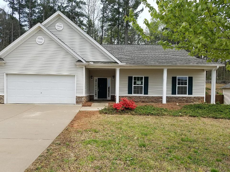 299 Katielee Cove Dallas, GA 30132