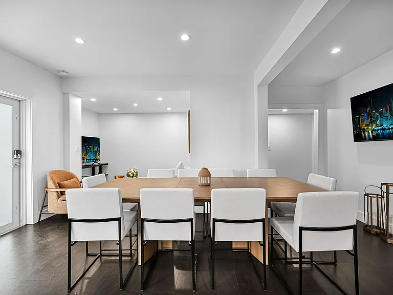 150 NE 50th Ter — Photo 45