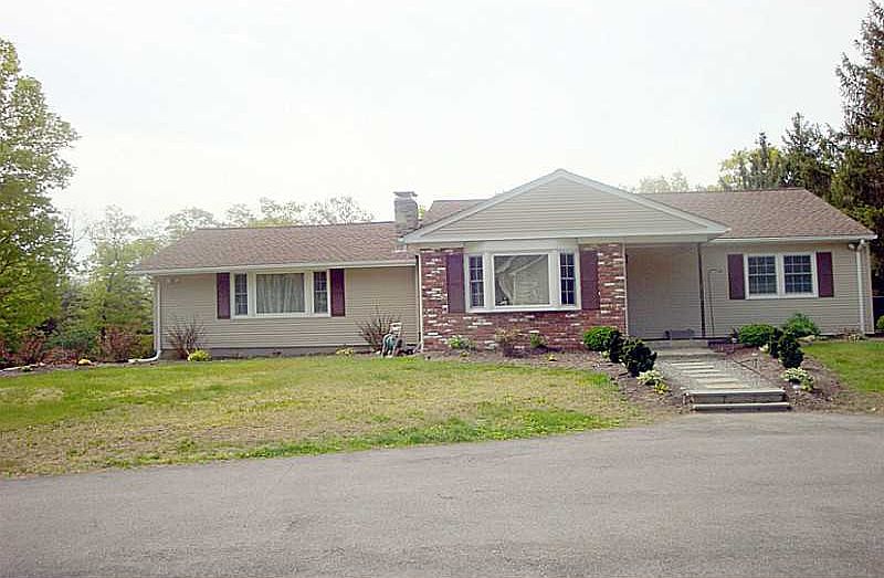 1st image of 164 Pequot Trl