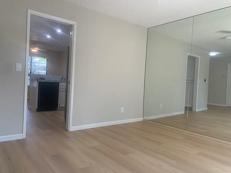 413 Brutus Ct — Photo 10