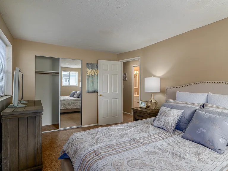 Kerrybrook Apartments — Photo 4