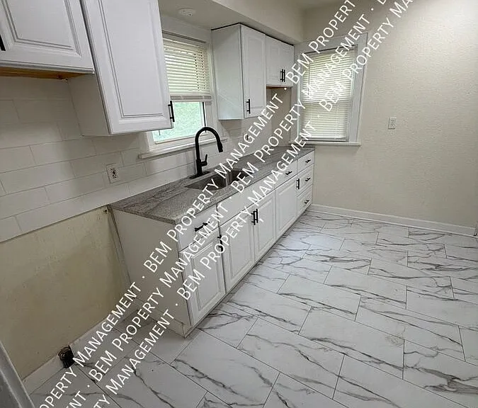4910 Michigan Ave — Photo 7