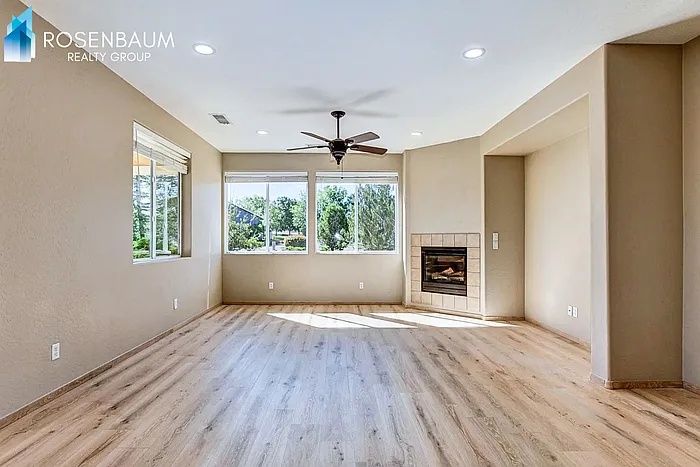 5 bed, 2.5 bath, 2655 sqft, $2,899 — Photo 4