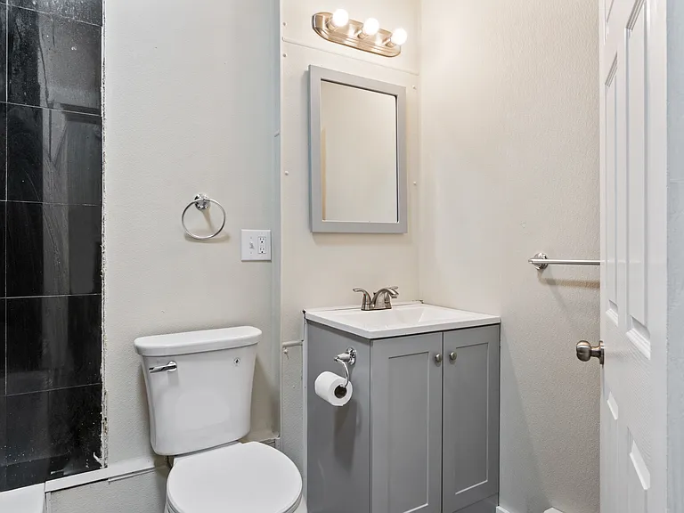 27A Frederic St #B — Photo 7