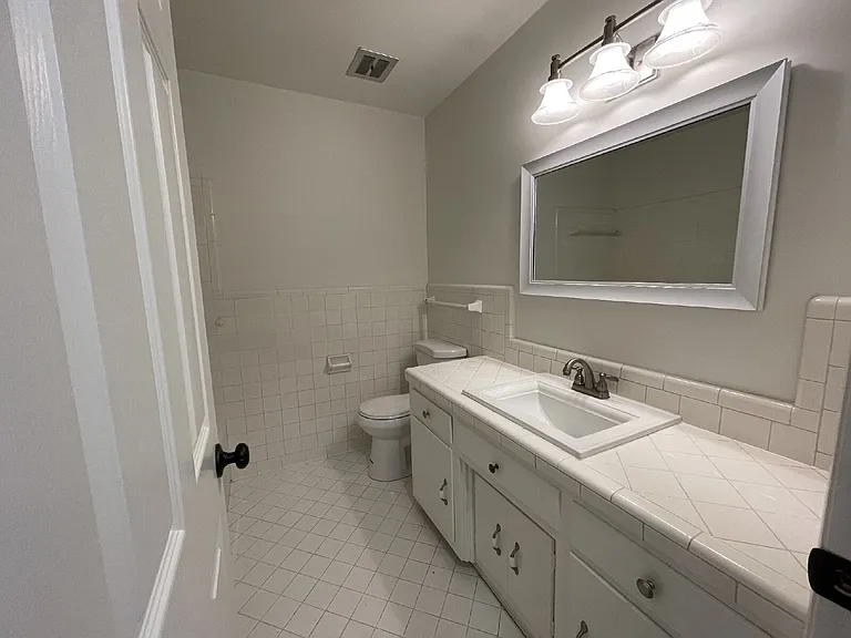 102 Crosby Dr — Photo 22