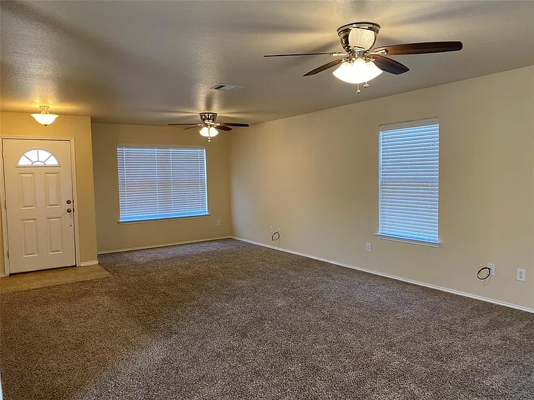 324 Chisholm Trl — Photo 25