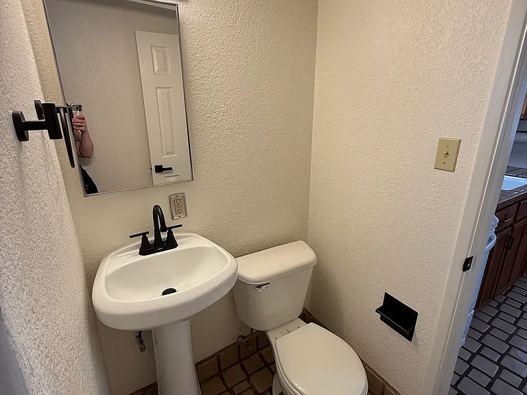 295 N Hill St #1 — Photo 15