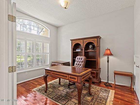 5th image of 6422 GREEN MYRTLE Drive