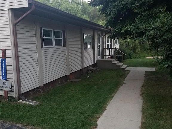 3rd image of 54623 Park Ln