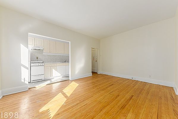 1st image of 132-70 Sanford Ave #G6