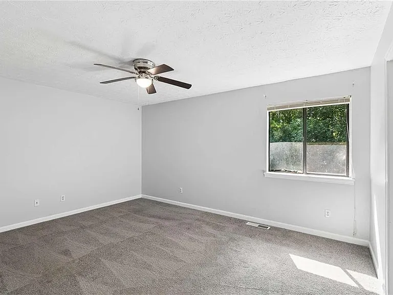 7055 Hania Dr — Photo 20