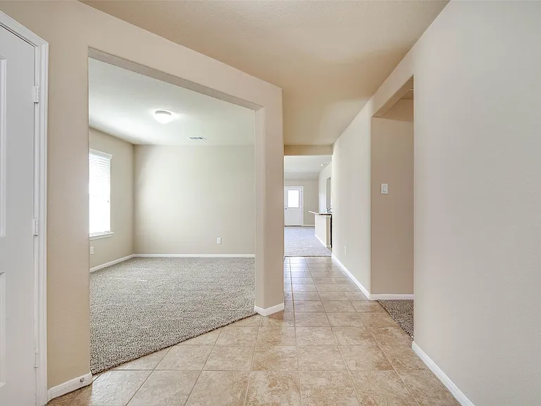 9210 Rustling Manor Ln — Photo 9