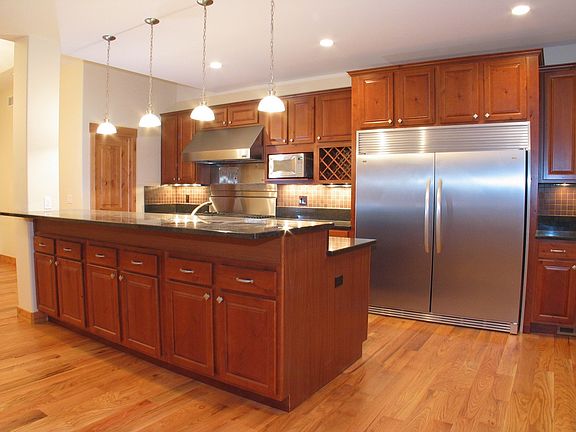 Gourmet Kitchen w/ 2 walk in pantries!