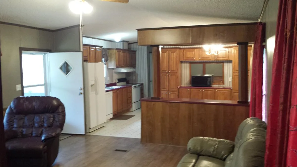 3 bed, 1280 sqft, $1,200 — Photo 3