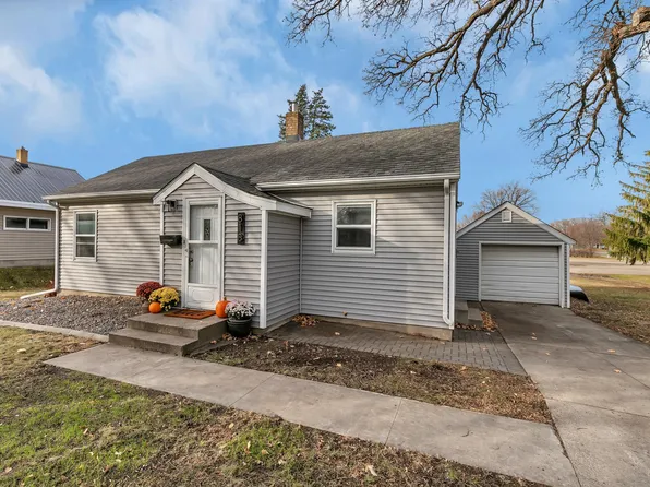 818 Franklin St SW, Hutchinson, MN 55350
