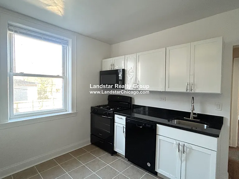 1936 W Estes Ave #1N — Photo 11