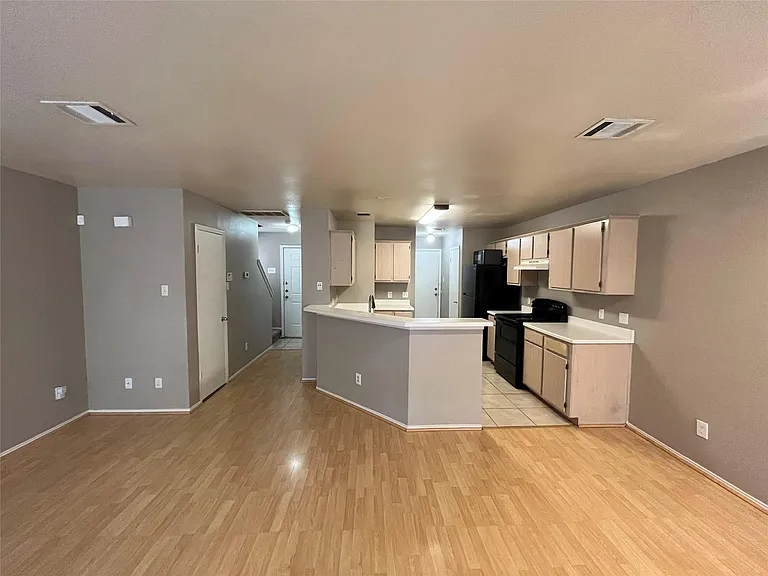 9625 Sugar Hill Dr — Photo 7