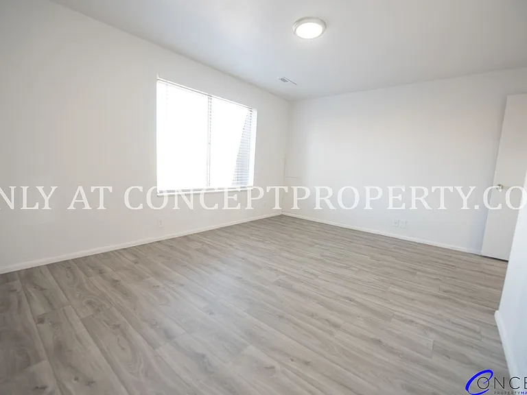 132 E 2nd Ave — Photo 50