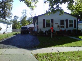 1008 Bristol St, Adrian, MI 49221